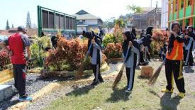 Kegiatan SMA Karya Bakti terhadap Pembentukan Gotong Royong
