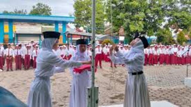 Kegiatan Upacara Bendera dalam Menanamkan Nilai Nasionalisme